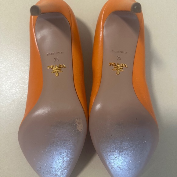 Prada heels - Picture 1 of 4